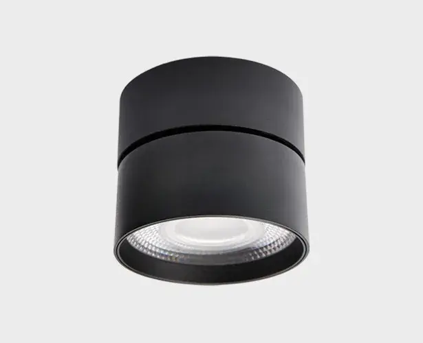 Точечный светильник Italline IT02-011 black 3000K — черный, ракурс 2