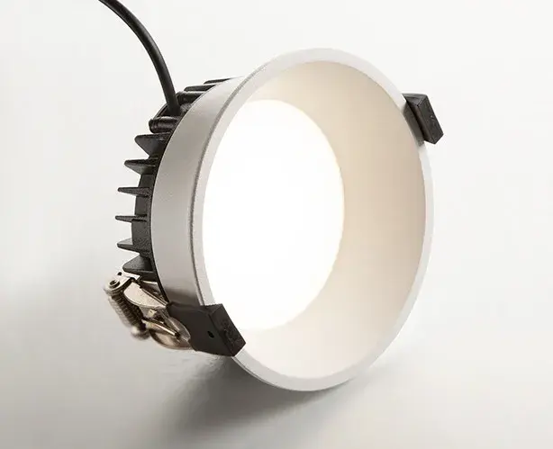 Точечный светильник Italline IT06-6014 white 4000K — белый, ракурс 2