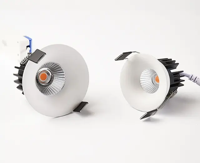 Точечный светильник Italline IT06-6016 white 3000K — белый, ракурс 7