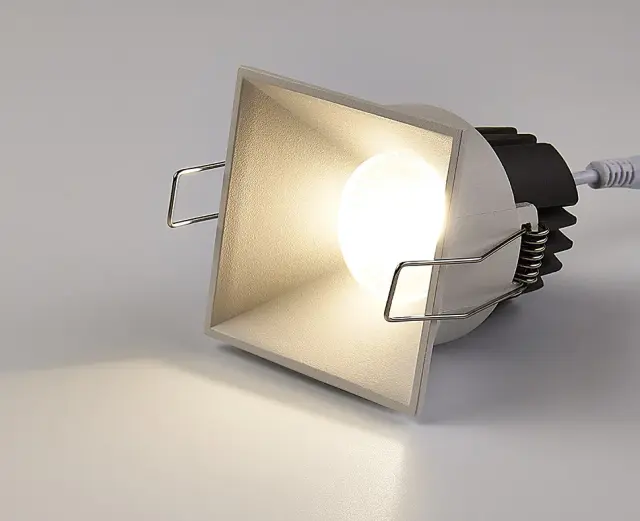 Точечный светильник Italline IT06-6020 white 4000K - 2 шт. + IT06-6022 white — белый, ракурс 4
