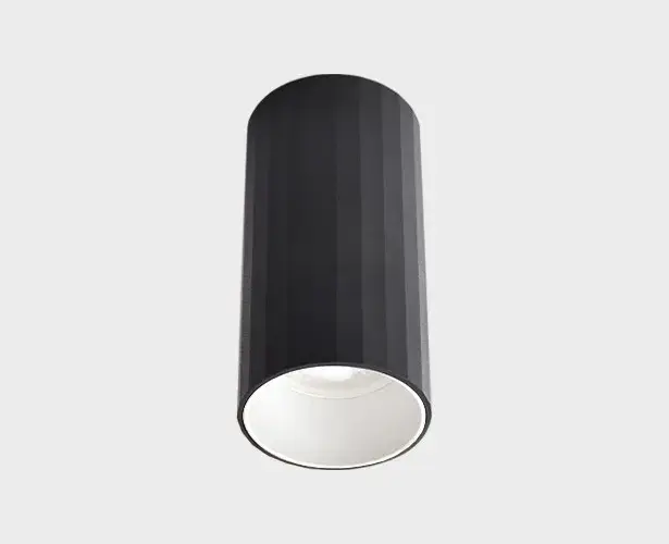 Точечный светильник Italline IT08-8012 black — черный, ракурс 2