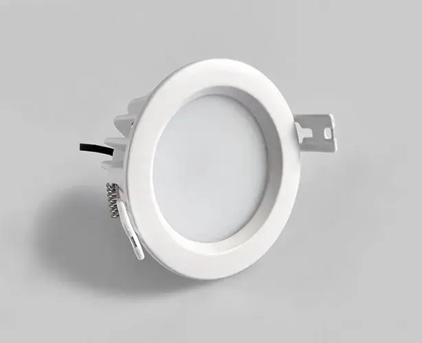 Точечный светильник Italline IT08-8018 white 4000K — белый, ракурс 3
