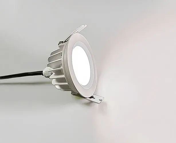 Точечный светильник Italline IT08-8018 white 4000K — белый, ракурс 7