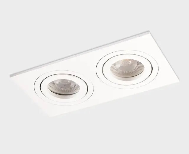 Точечный светильник Italline M02-026021 white — белый, ракурс 2