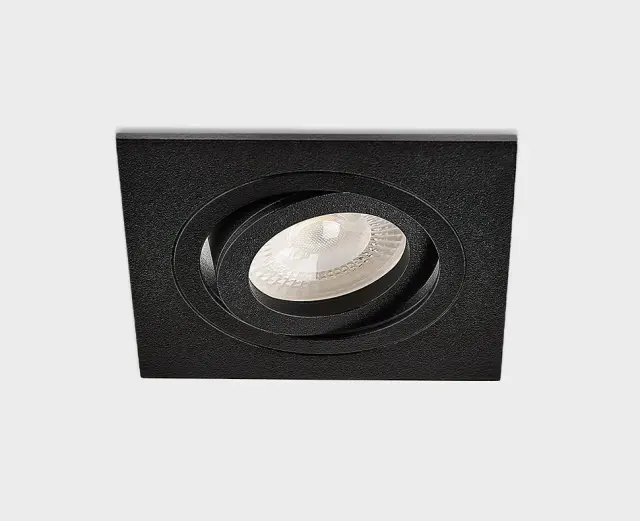 Точечный светильник Italline SAG103-4 black/black — черный, ракурс 2