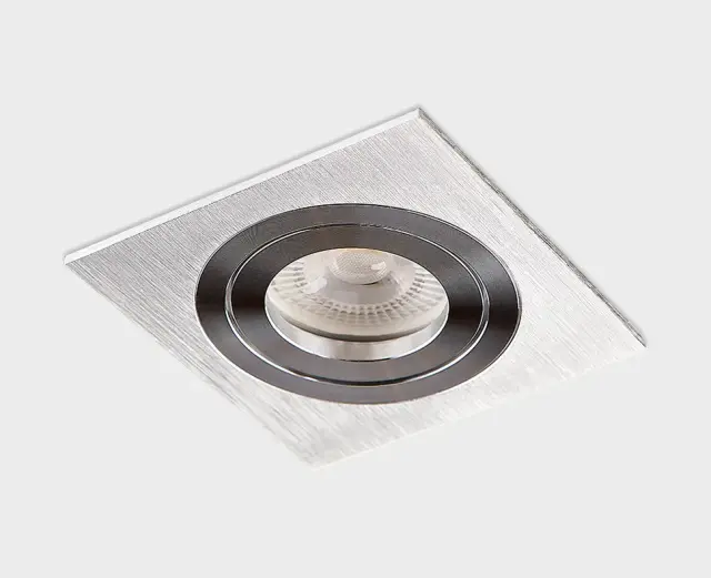 Точечный светильник Italline SAG103-4 silver/silver — алюминий, ракурс 2