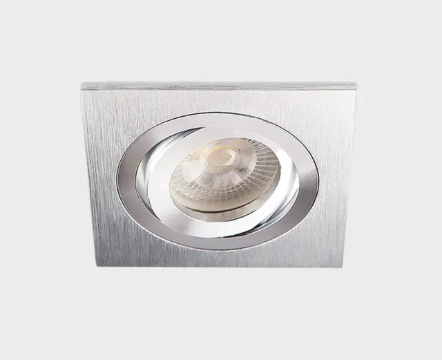 Точечный светильник Italline SAG103-4 silver/silver — алюминий, ракурс 3