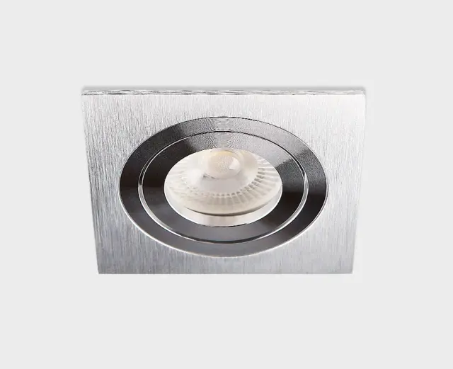Точечный светильник Italline SAG103-4 silver/silver — алюминий, ракурс 4