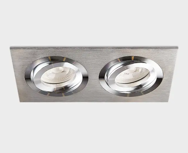 Точечный светильник Italline SAG203-4 silver/silver — алюминий, ракурс 2