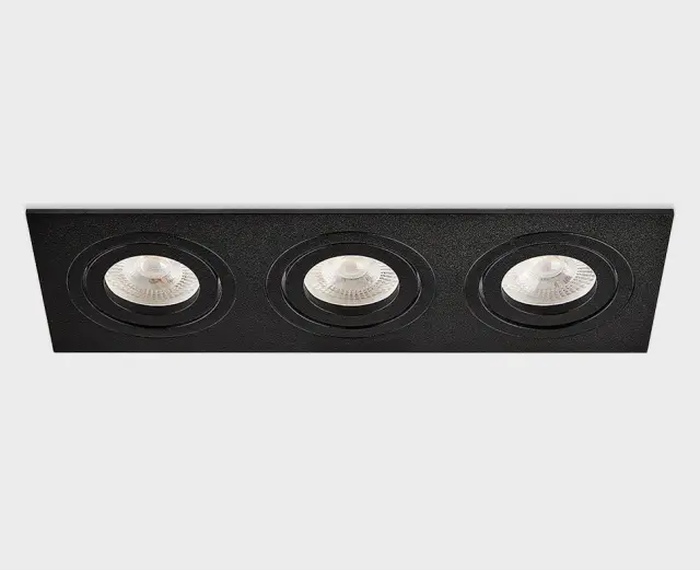 Точечный светильник Italline SAG303-4 black/black — черный, ракурс 3