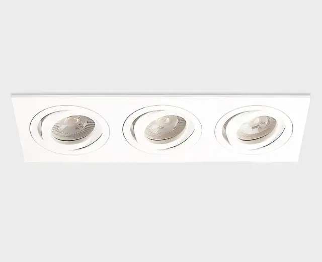 Точечный светильник Italline SAG303-4 white/white — белый, ракурс 3