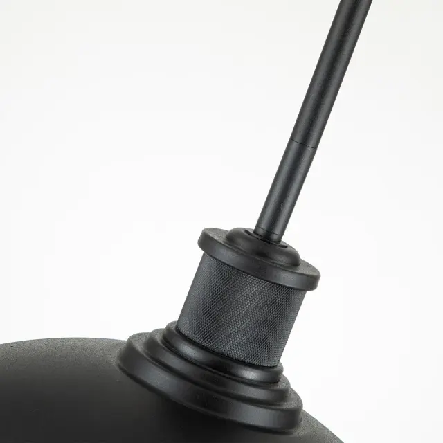 Уличный светильник Kichler KL-ALLENBURY-P-M-BKT — черный, ракурс 4