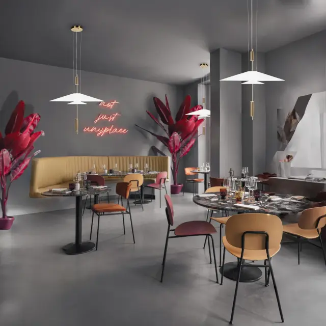Светильник Loft IT 10244/A Brass SKYLAR — латунь, ракурс 5