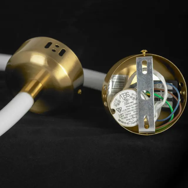 Светильник Lussole LSP-7013 БЕНД — бронза, ракурс 2