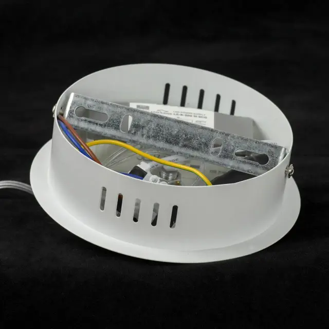 Светильник Lussole LSP-7199 КЕТЧИКАН — белый, ракурс 6