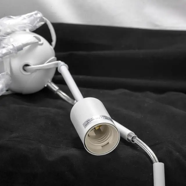 Люстра Lussole LSP-8269 КЕННЕР — белый, ракурс 2
