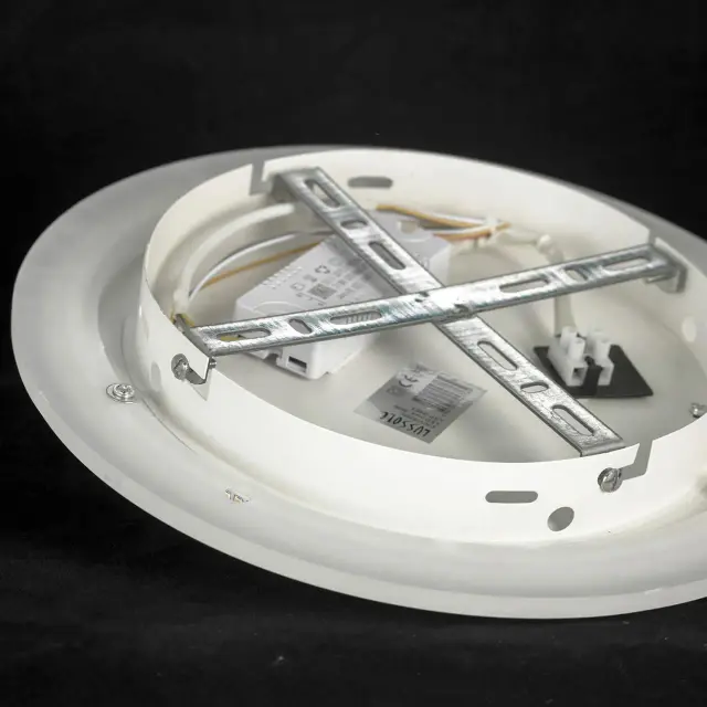 Светильник Lussole LSP-8463 МУНЛАЙТ — белый, ракурс 3