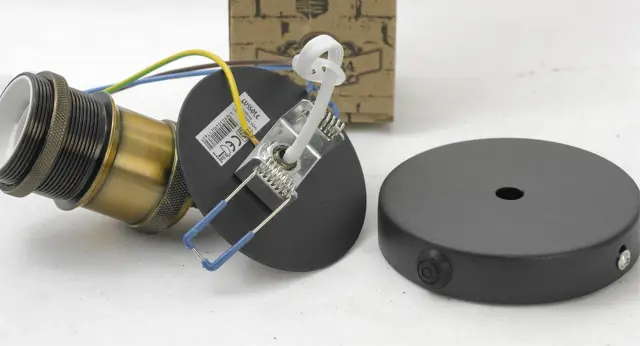 Светильник для однофазного шинопровода Lussole LSP-9320-TAW СЕНТЕРИЧ — белый, ракурс 4