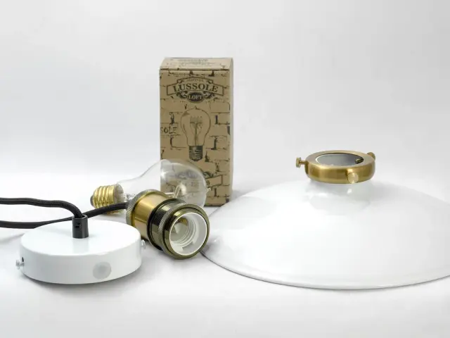 Светильник Lussole LSP-9605 ГЛЕНКОВ — черный, ракурс 4