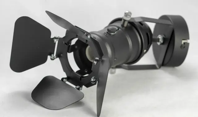 Светильник для однофазного шинопровода Lussole LSP-9838-TAW ТОРНТОН — белый, ракурс 2