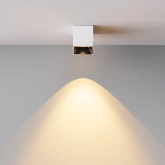 Накладной точечный светильник Maytoni ALFA LED — черный, ракурс 3