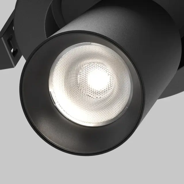 Встраиваемый точечный светильник Maytoni FOCUS LED — черный, ракурс 3