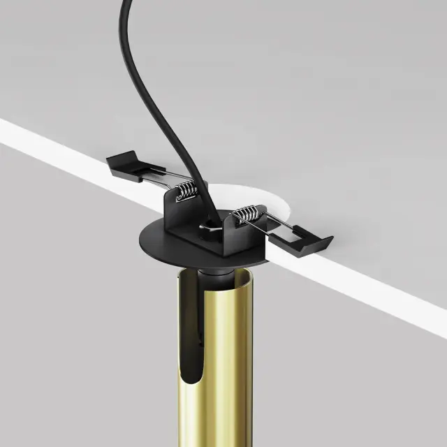 Встраиваемый точечный светильник Maytoni FOCUS T — латунь, ракурс 4