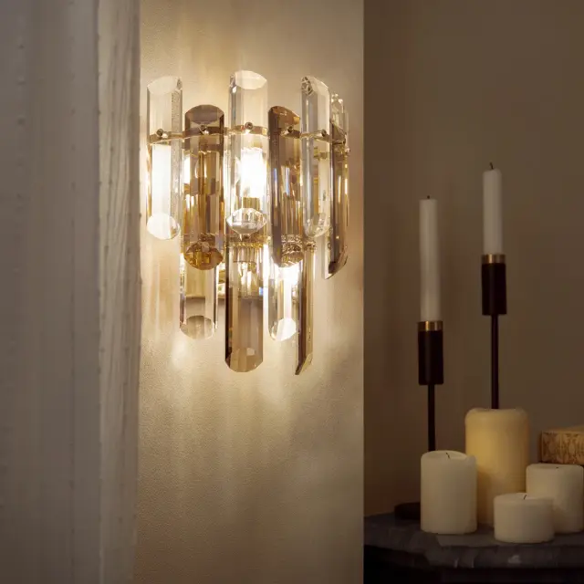 Накладное бра Maytoni FLARE — прозрачный, ракурс 2