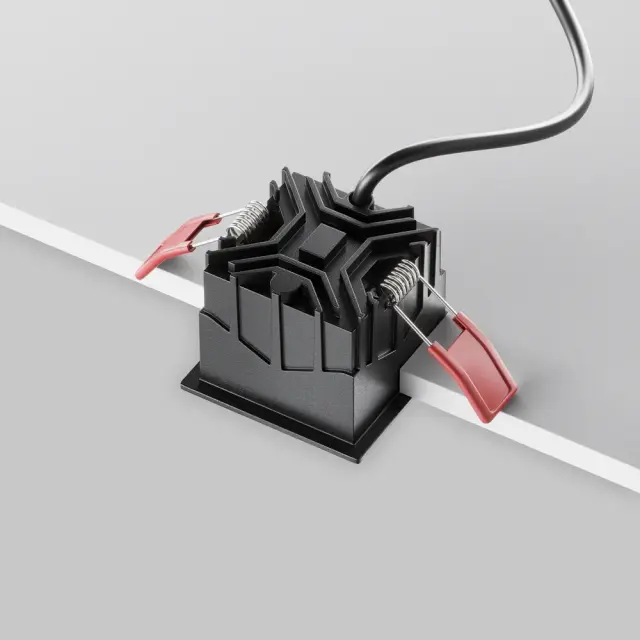 Встраиваемый точечный светильник Maytoni ALFA LED — черный, ракурс 4