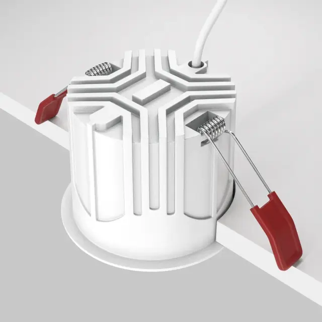 Встраиваемый точечный светильник Maytoni ALFA LED — черный, ракурс 4