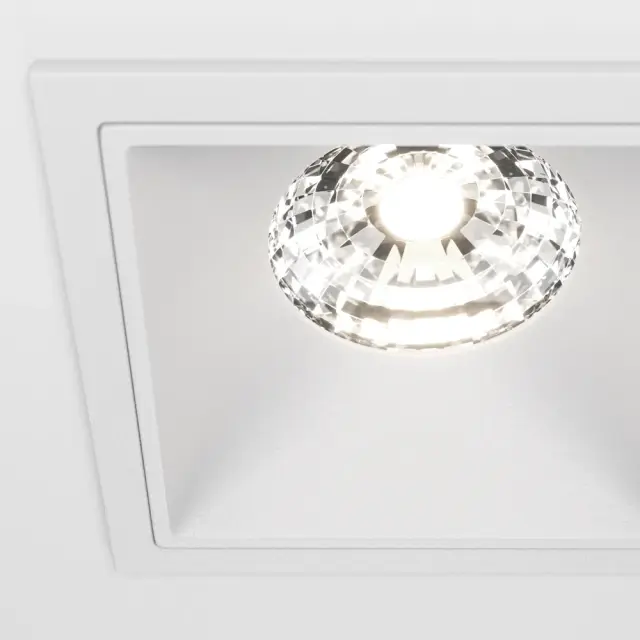Встраиваемый точечный светильник Maytoni ALFA LED — белый, ракурс 3