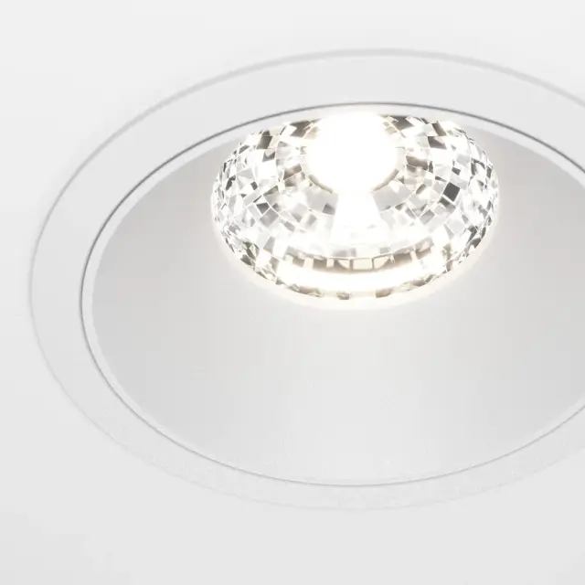 Встраиваемый точечный светильник Maytoni ALFA LED — белый, ракурс 3