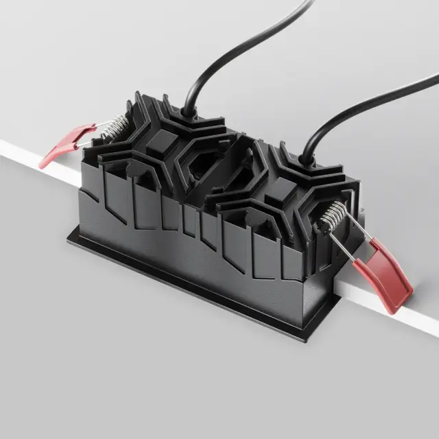 Встраиваемый точечный светильник Maytoni ALFA LED — черный, ракурс 4