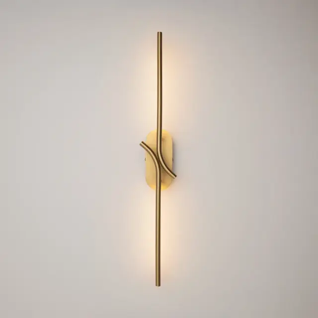 Накладное бра Maytoni RENAISSANCE — латунь, ракурс 4