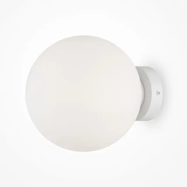 Накладное бра Maytoni BASIC FORM — белый