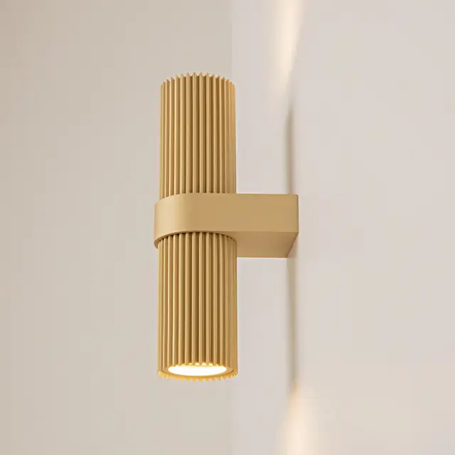 Накладное бра Maytoni DYNAMICS — золотой, ракурс 4