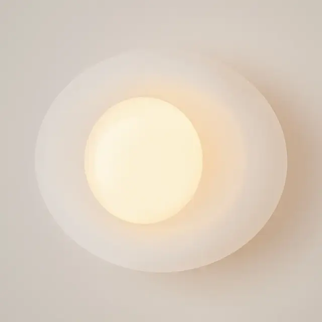 Накладное бра Maytoni LULUA — белый, ракурс 3