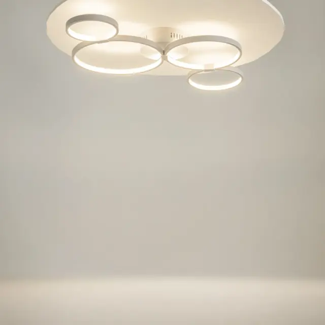 Потолочная люстра Maytoni OLYMPIA — белый, ракурс 3