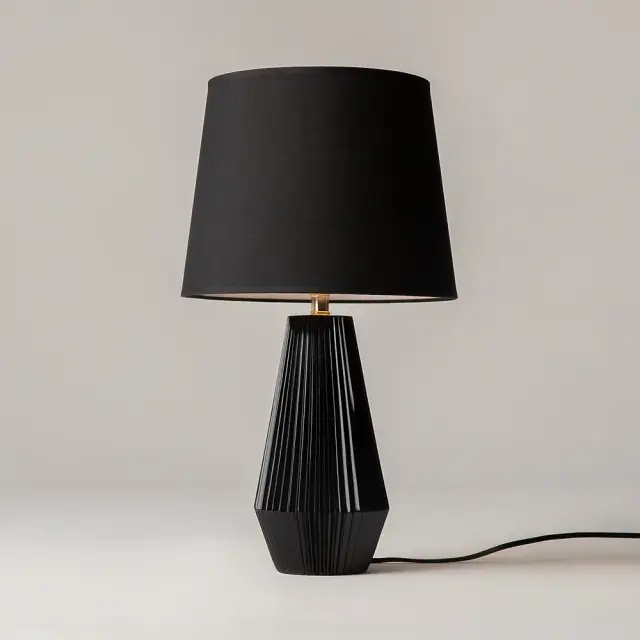 Настольная лампа Maytoni CALVIN TABLE — черный, ракурс 3
