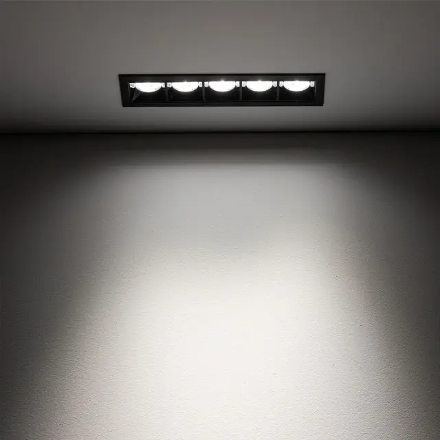 Точечный светильник Nowodvorski 10042 MINI LED — черный, ракурс 2