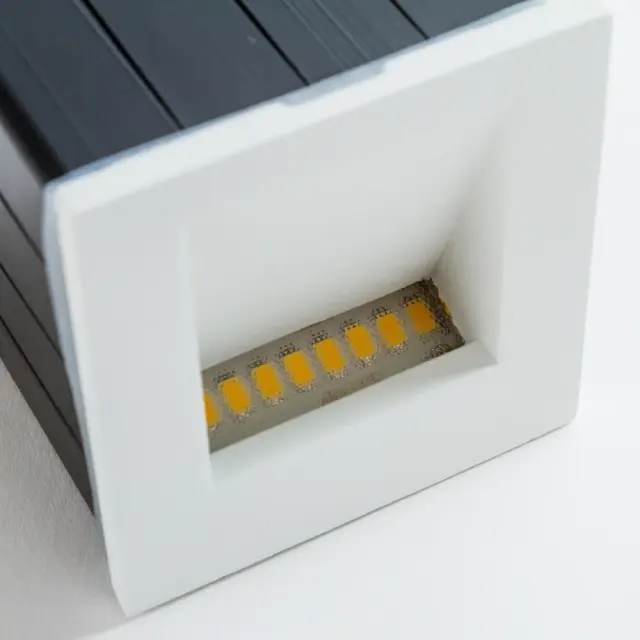 Встраиваемый в стену светильник Nowodvorski 6908 STEP LED — белый, ракурс 2