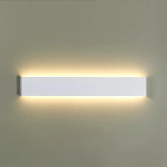Накладное бра Odeon Light матового белого металла, горизонтальный прямоугольный рассеиватель, минимализм, ракурс 4