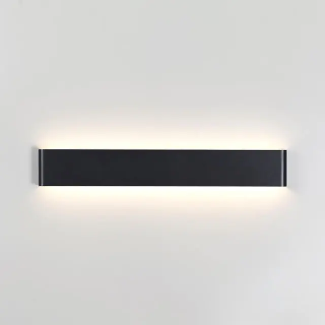 Накладное бра Odeon Light черного матового металла, минималистичный дизайн, прямоугольная форма, ракурс 3