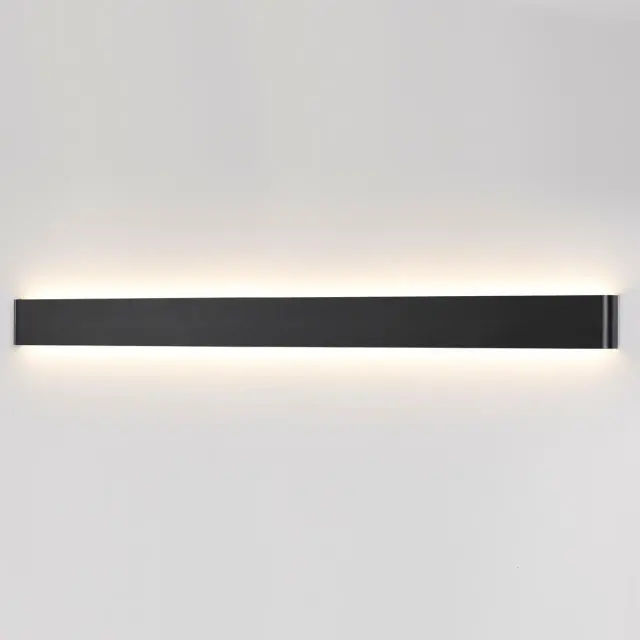 Накладное бра Odeon Light в стиле минимализм из матового черного металла, горизонтальная форма подсветки, ракурс 3
