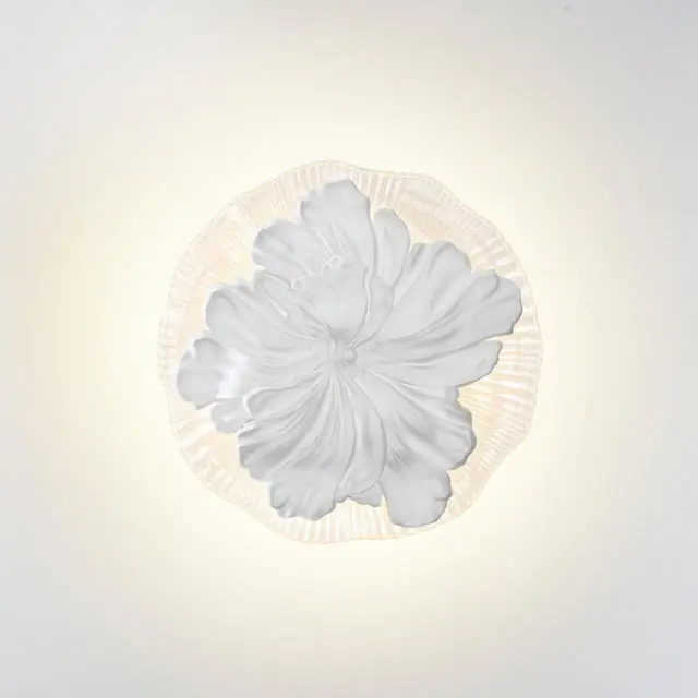 Накладное бра Odeon Light в коллекции FIORE, белый матовый металл и рельефный акрил в форме цветка, ракурс 3