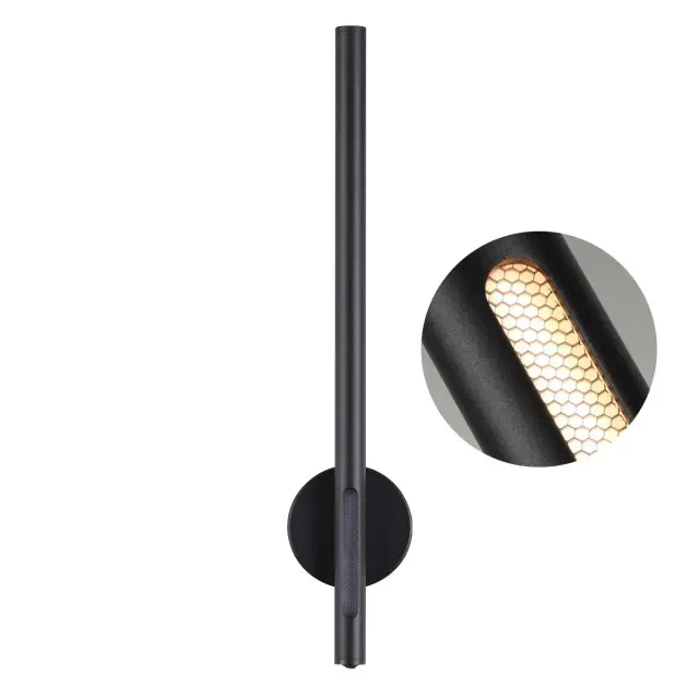 Накладное бра Odeon Light матового черного цвета со светящимся плафоном в технике honeycomb