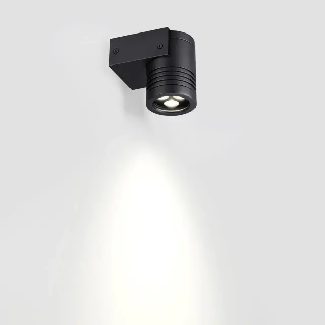 Матовый черный настенный уличный светильник Odeon Light STIMA, минималистичный дизайн с направленным спотом, ракурс 2