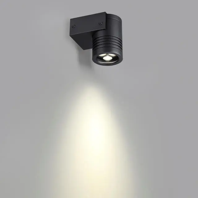 Матовый черный настенный уличный светильник Odeon Light STIMA, минималистичный дизайн с направленным спотом, ракурс 3
