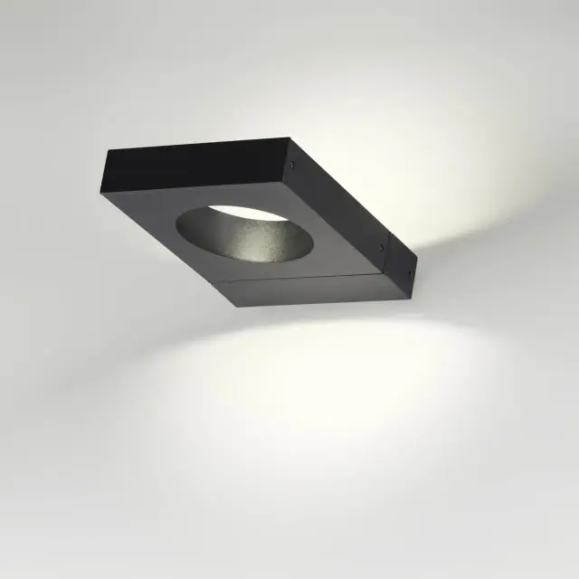 Настенный уличный светильник Odeon Light матовый черный, прямоугольный корпус с возможностью регулировки направления, ракурс 2
