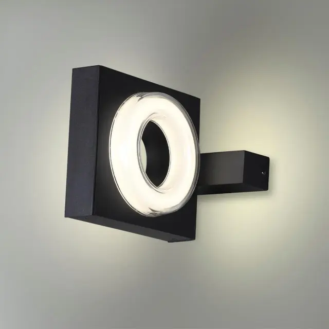 Настенный уличный светильник Odeon Light, матовый черный корпус, белый матовый акрил, минималистичный дизайн, ракурс 3